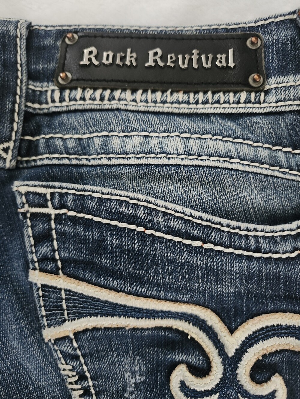 ROCK REVIVAL Women's Size 28 Low Rise Jeans Straight Fit Rocker Chic Y2K Glam - Picture 6 of 7